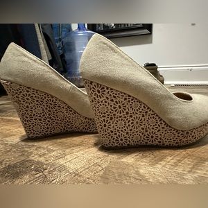Women size 8 wedges